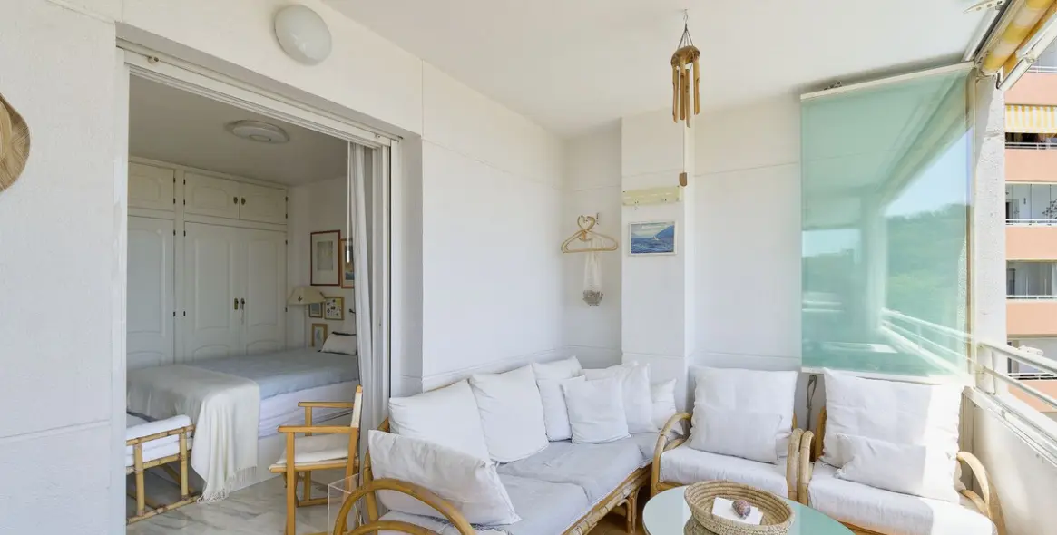 Sale of middle floor apartment in Fuengirola 16