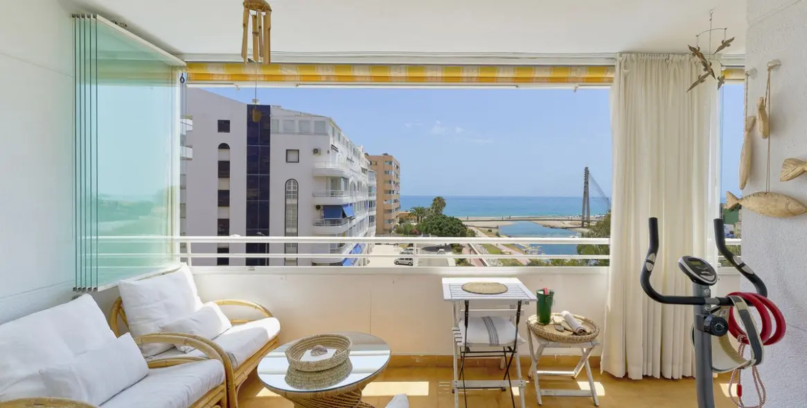 Sale of middle floor apartment in Fuengirola 17