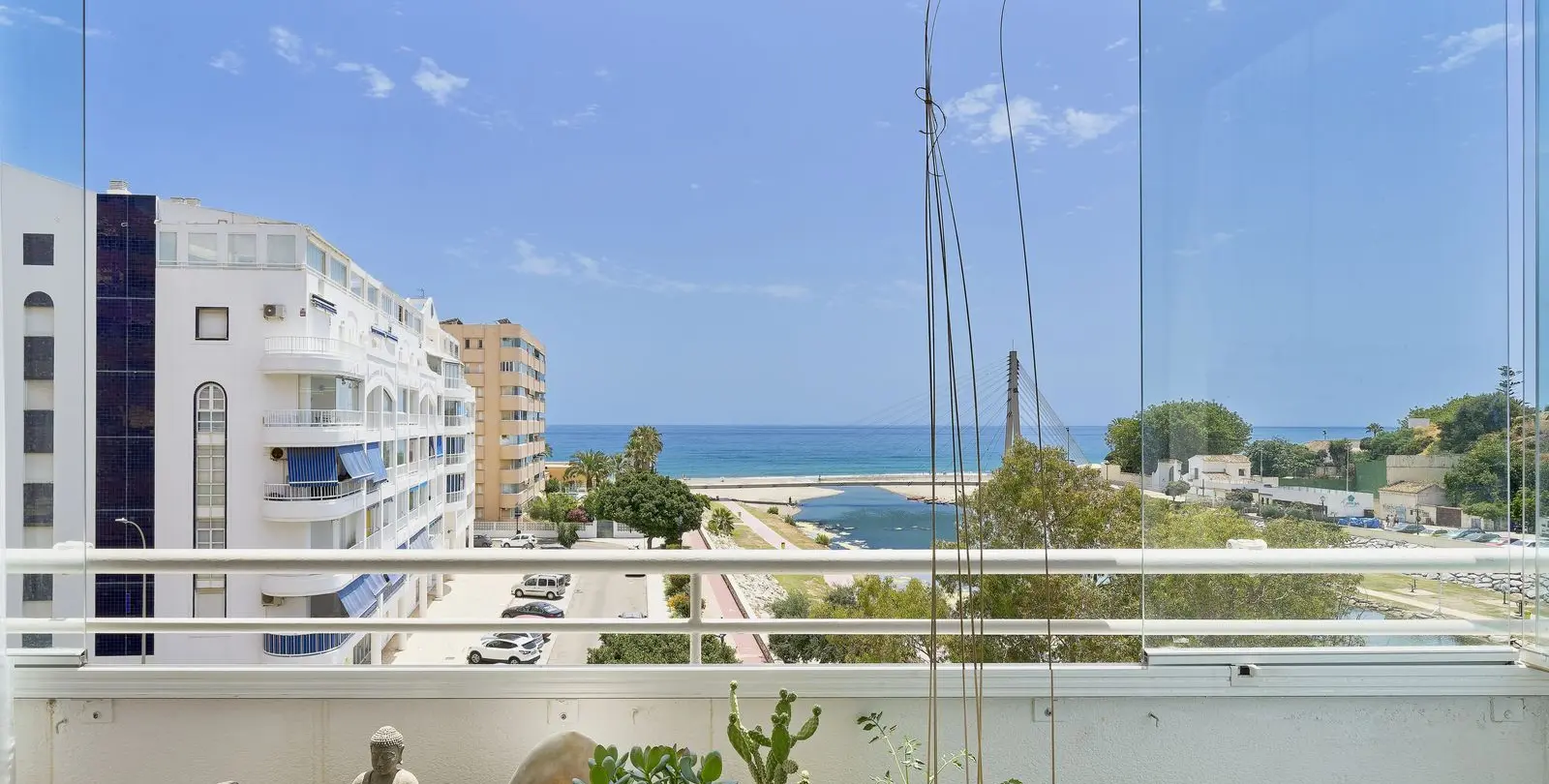 Venta de apartamento en planta media en Fuengirola 2