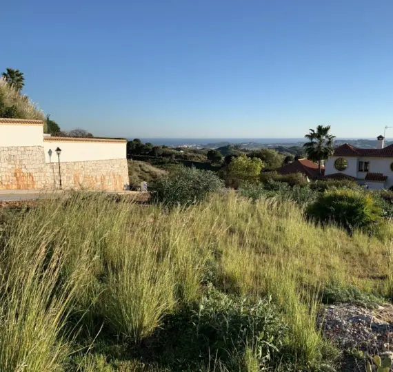 Sale of residential plot in Valtocado