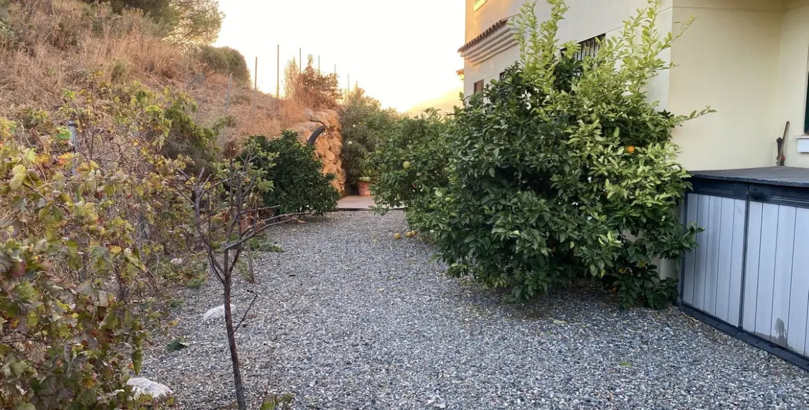 Sale of ground floor apartment in Mijas 19