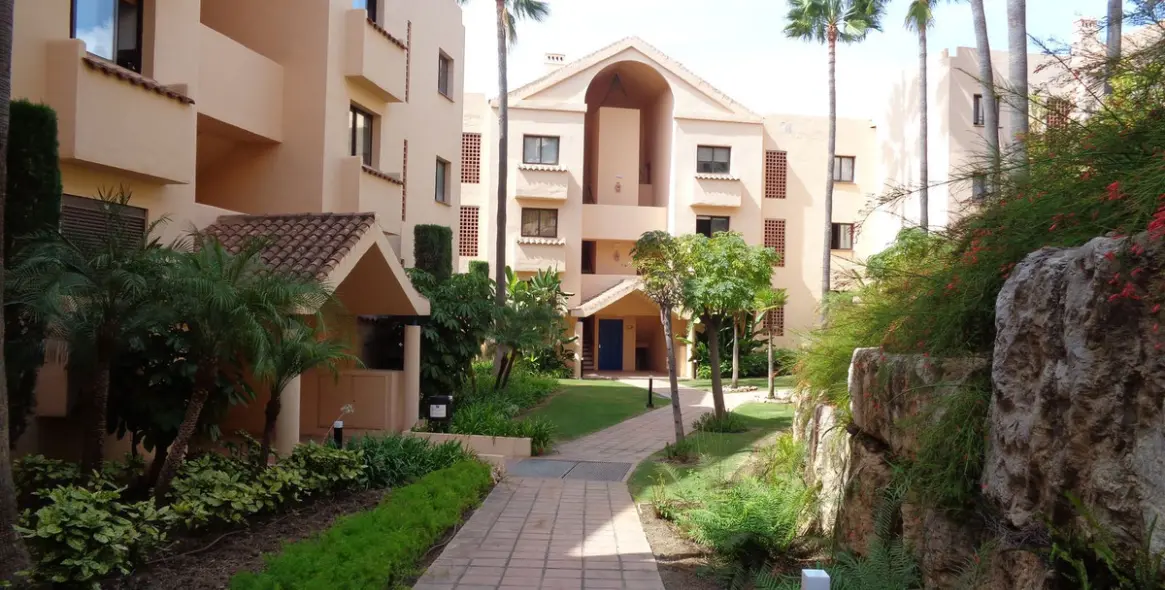 Продажа апартаментов на среднем этаже в Benahavís 9