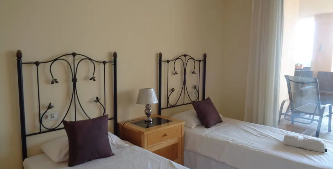 Продажа апартаментов на среднем этаже в Benahavís 16