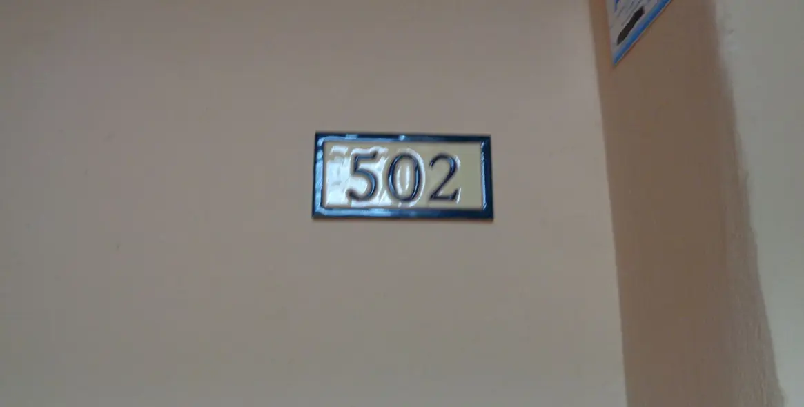 Sale of middle floor apartment in Benahavís 36