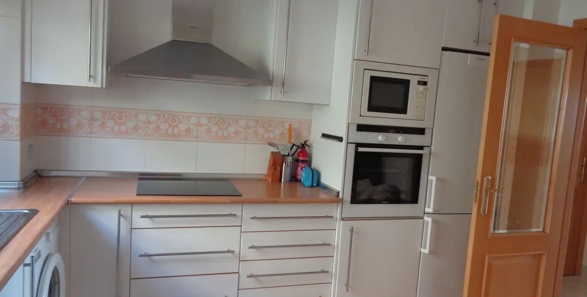 Sale of middle floor apartment in Benahavís 62