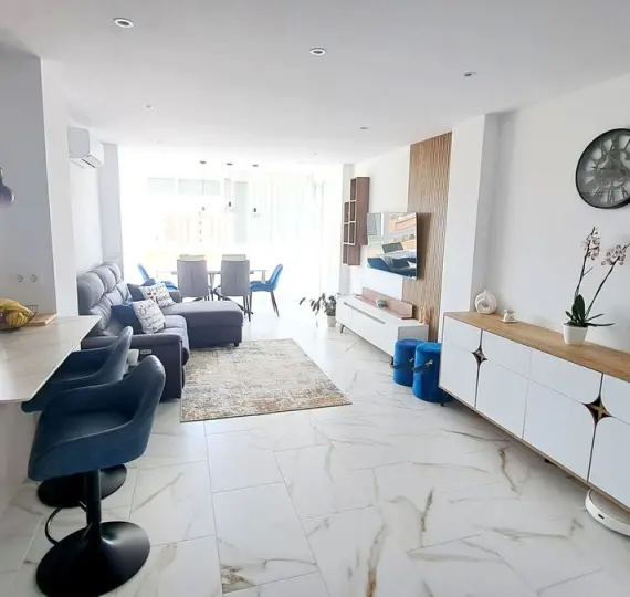 Sale of middle floor apartment in Fuengirola