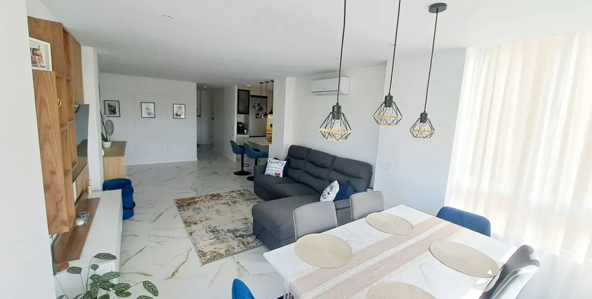 Sale of middle floor apartment in Fuengirola 3