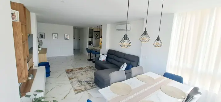 Sale of middle floor apartment in Fuengirola 2