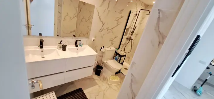 Sale of middle floor apartment in Fuengirola 3