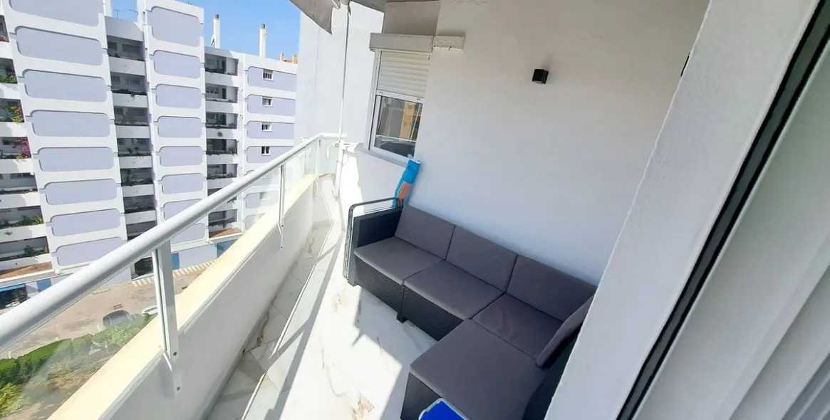 Sale of middle floor apartment in Fuengirola 6