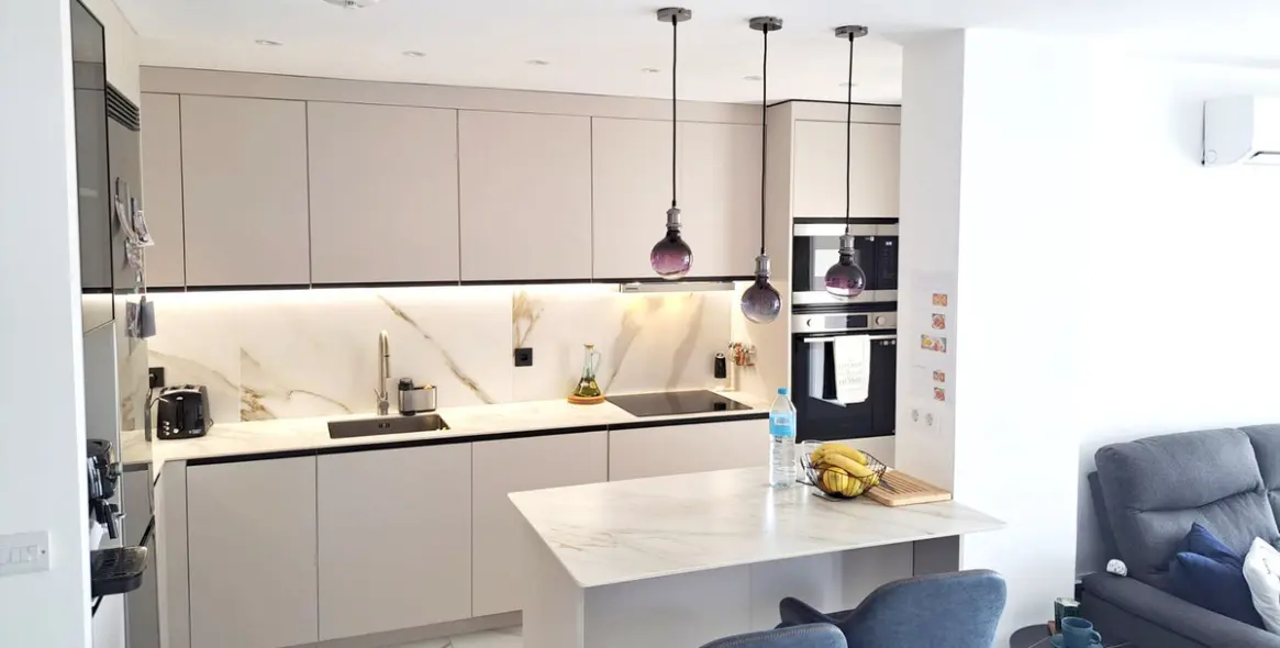 Sale of middle floor apartment in Fuengirola 8