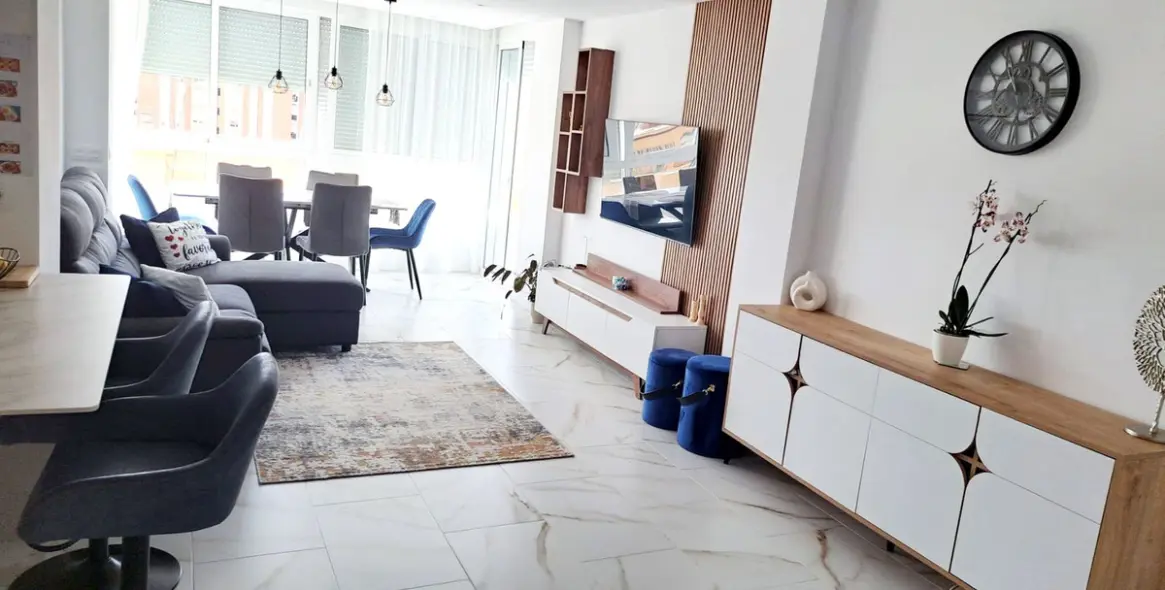 Sale of middle floor apartment in Fuengirola 15