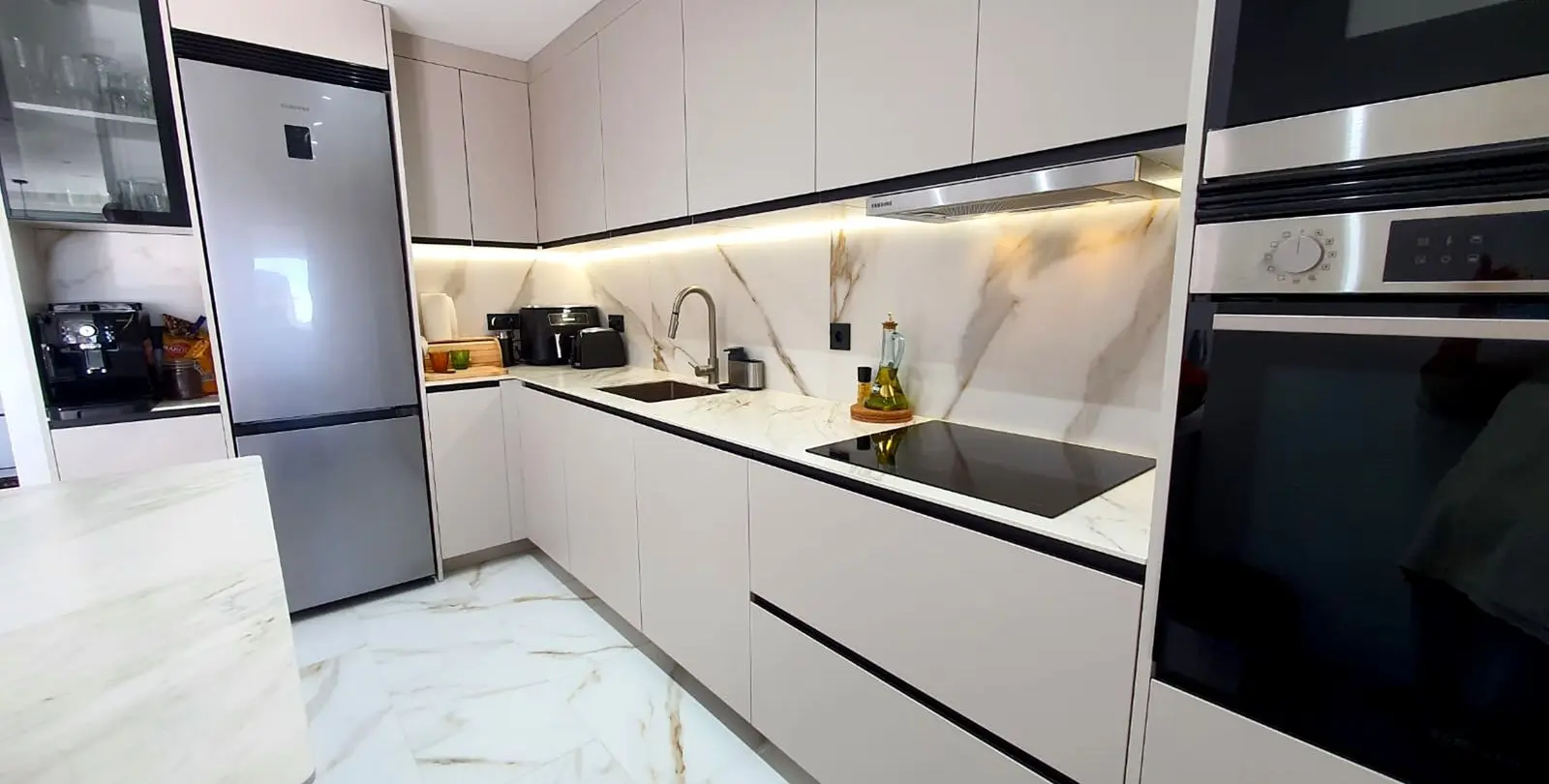 Venta de apartamento en planta media en Fuengirola 2