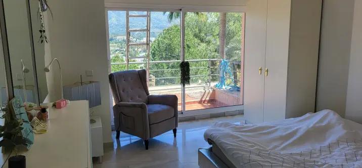 Продажа апартаментов на среднем этаже в Nueva Andalucía 0