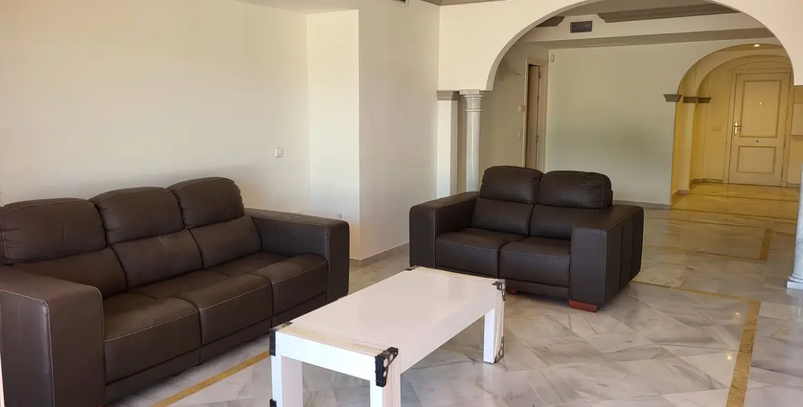 Продажа апартаментов на среднем этаже в Nueva Andalucía 6