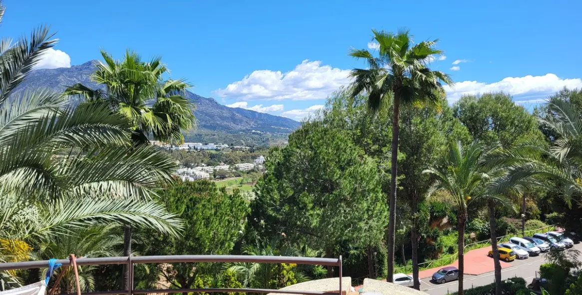 Продажа апартаментов на среднем этаже в Nueva Andalucía 8