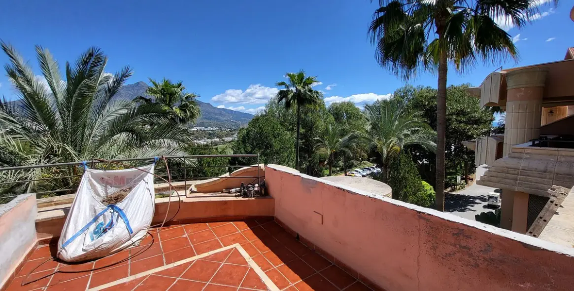 Продажа апартаментов на среднем этаже в Nueva Andalucía 10