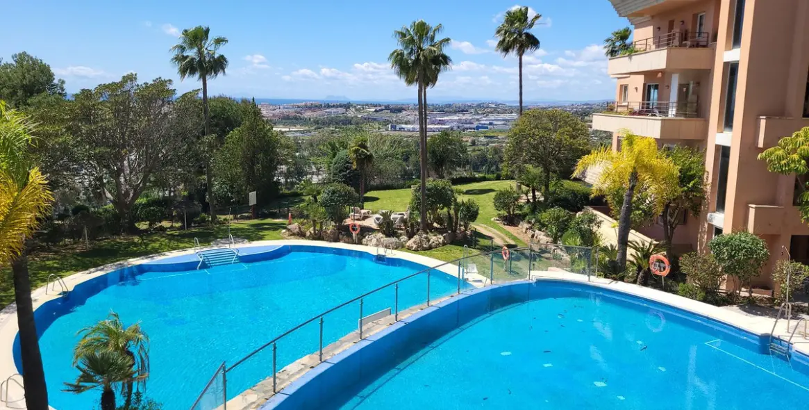 Продажа апартаментов на среднем этаже в Nueva Andalucía 13