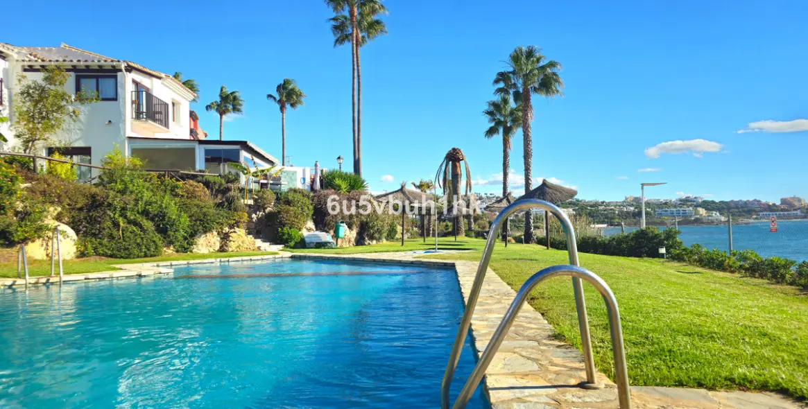 Sale of townhouse in Estepona West 1