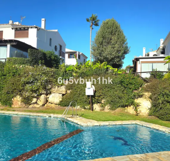 Sale of townhouse in Estepona West