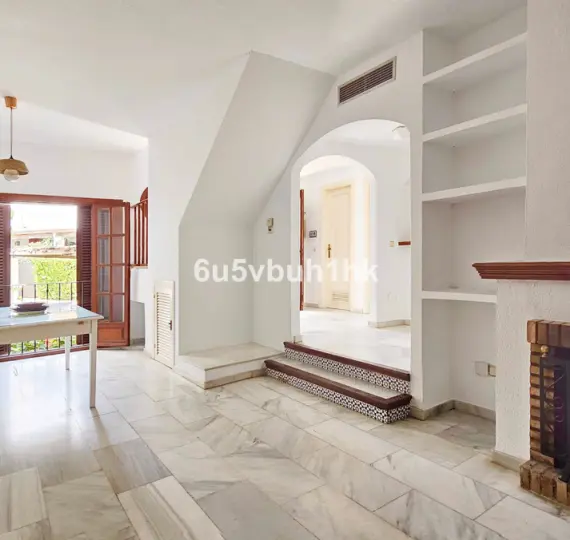 Sale of townhouse in Estepona West