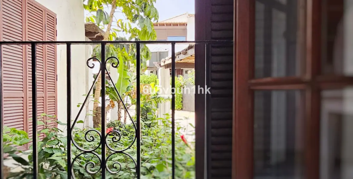 Sale of townhouse in Estepona West 5