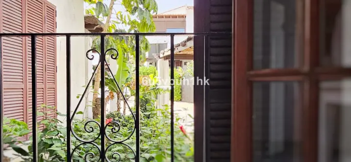 Sale of townhouse in Estepona West 4