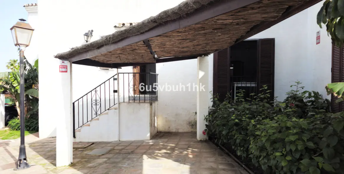 Sale of townhouse in Estepona West 25
