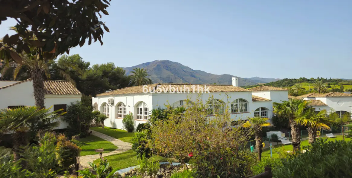 Sale of townhouse in Estepona West 27