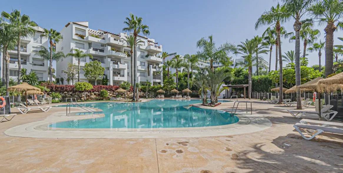 Продажа апартаментов на среднем этаже в Costalita 1