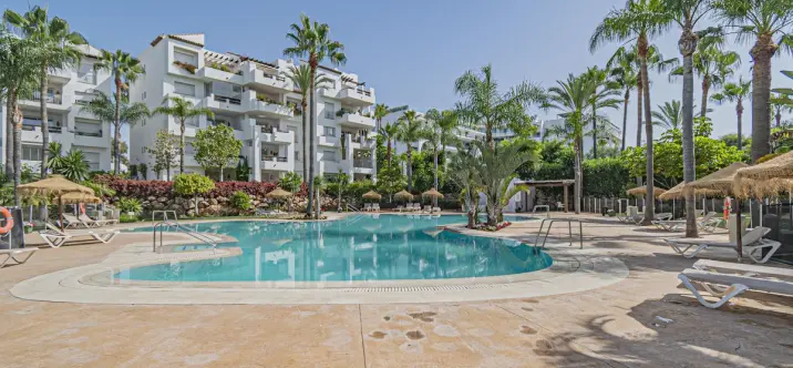 Продажа апартаментов на среднем этаже в Costalita 0