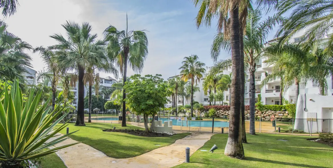 Продажа апартаментов на среднем этаже в Costalita 2