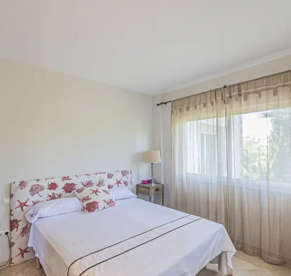 Продажа апартаментов на среднем этаже в Costalita