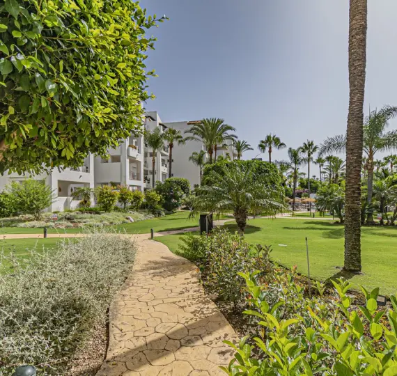 Продажа апартаментов на среднем этаже в Costalita