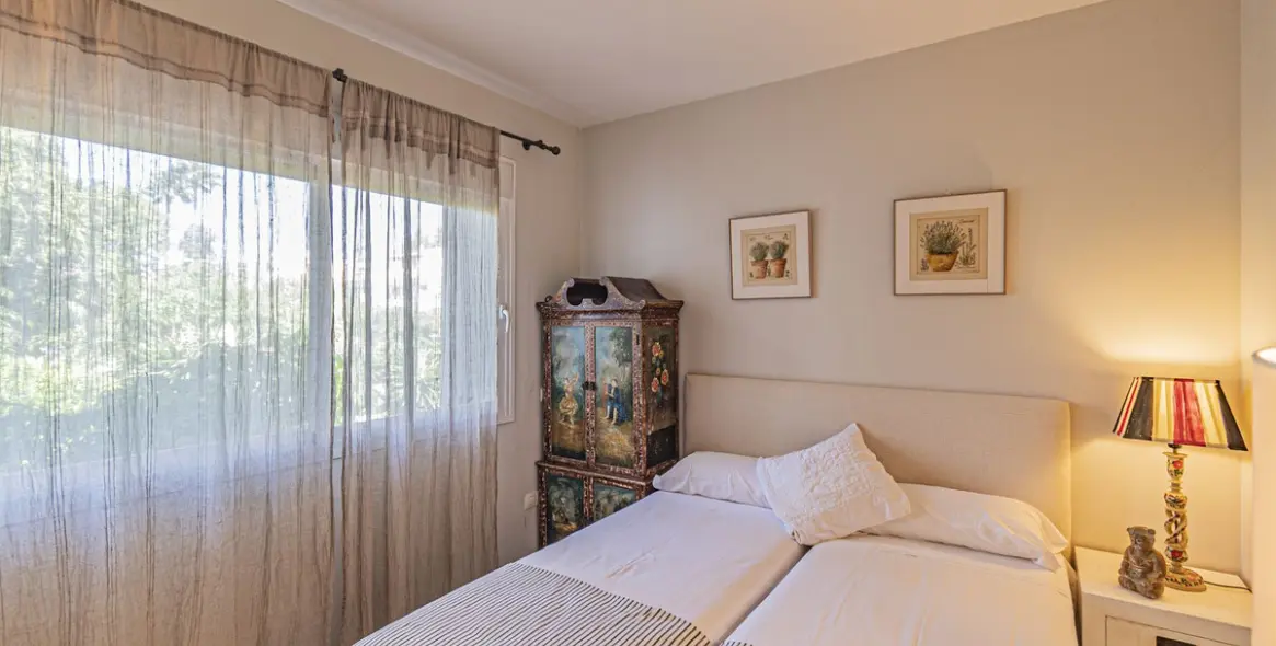 Продажа апартаментов на среднем этаже в Costalita 11