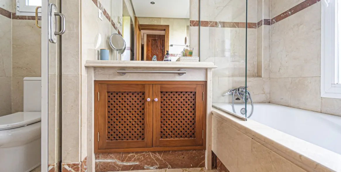 Продажа апартаментов на среднем этаже в Costalita 17