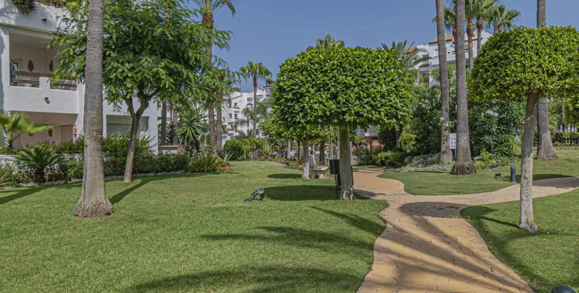 Продажа апартаментов на среднем этаже в Costalita 20