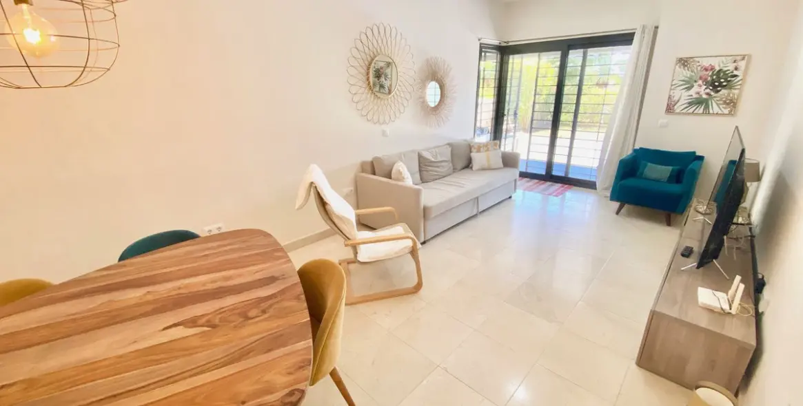 Продажа апартаментов на первом этаже в Los Flamingos 4