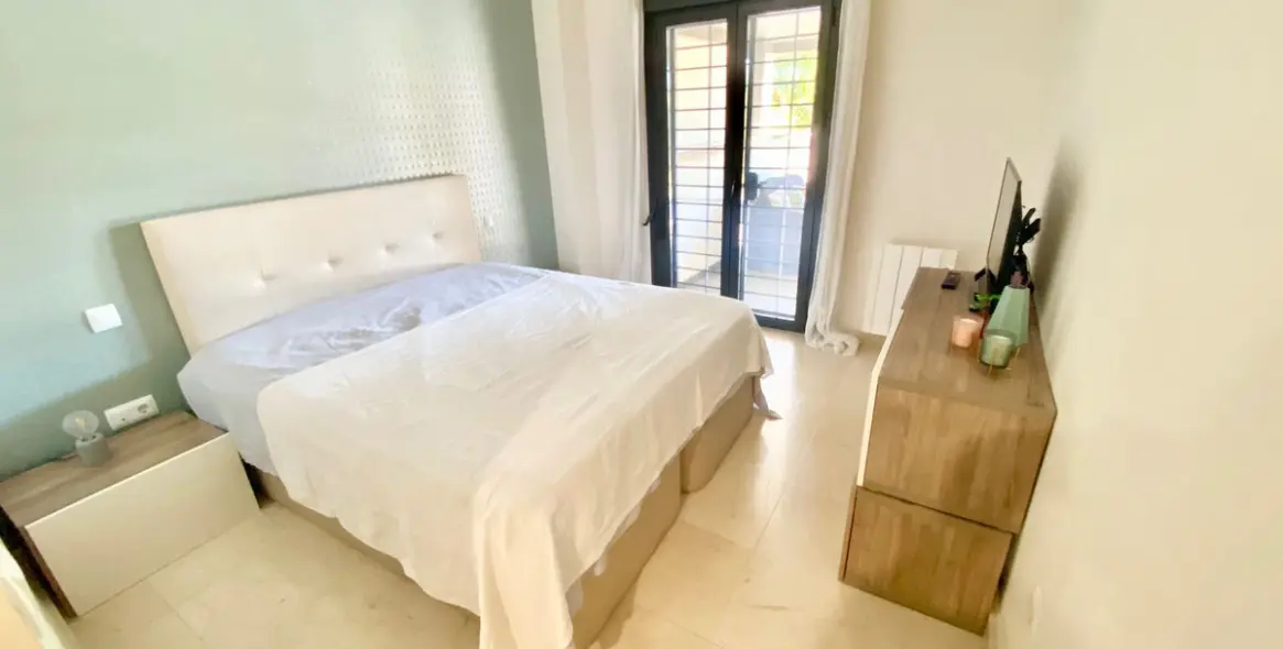 Продажа апартаментов на первом этаже в Los Flamingos 5