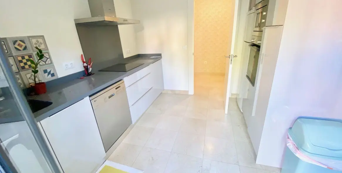 Продажа апартаментов на первом этаже в Los Flamingos 9