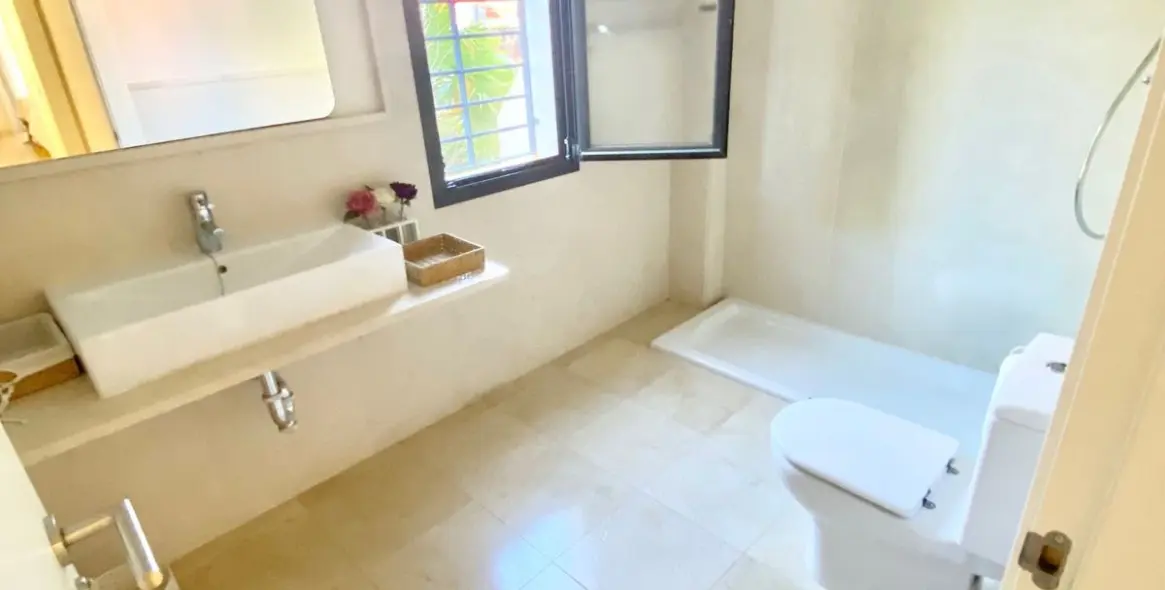 Продажа апартаментов на первом этаже в Los Flamingos 13