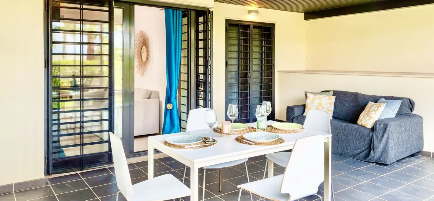 Venta de apartamento en planta baja en Los Flamingos 4