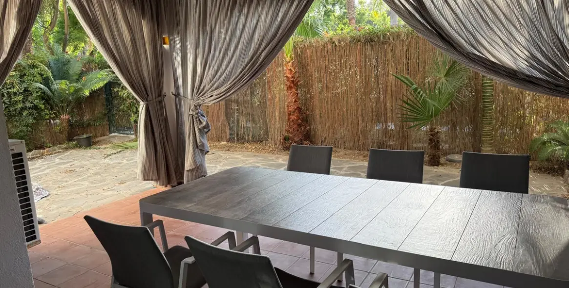 Sale of ground floor apartment in Puerto Banús 12