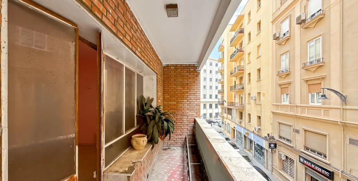 Продажа апартаментов на среднем этаже в Soho 10