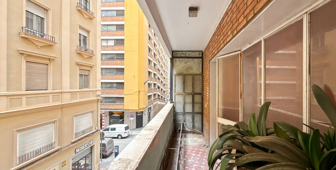 Продажа апартаментов на среднем этаже в Soho 12