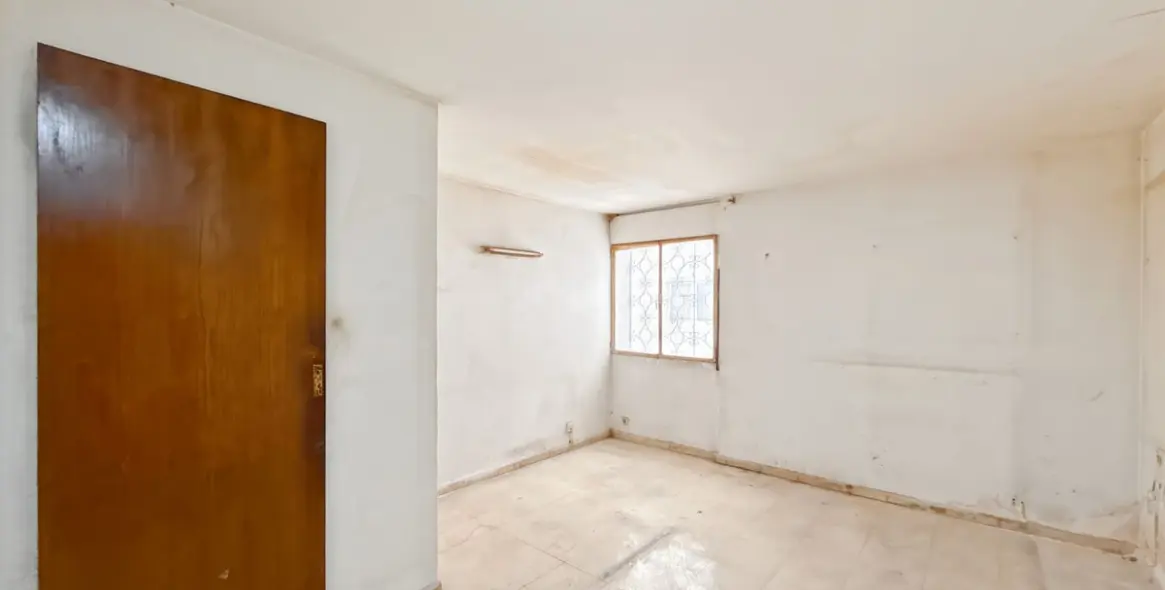 Продажа апартаментов на среднем этаже в Soho 19