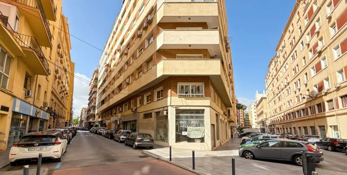 Продажа апартаментов на среднем этаже в Soho 39