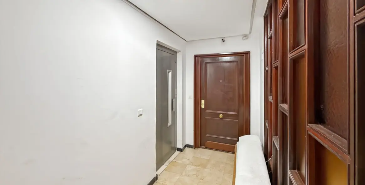 Продажа апартаментов на среднем этаже в Soho 42