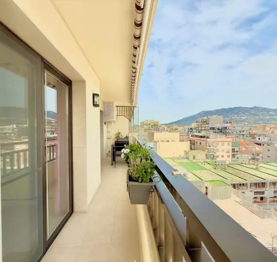 Sale of middle floor apartment in Fuengirola