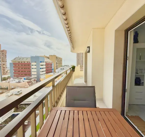 Sale of middle floor apartment in Fuengirola